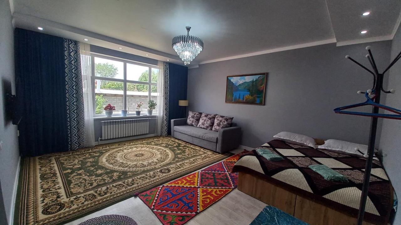Guest House B&B Kochkor Екстериор снимка