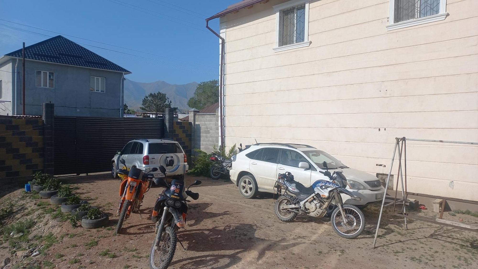 Guest House B&B Kochkor Екстериор снимка